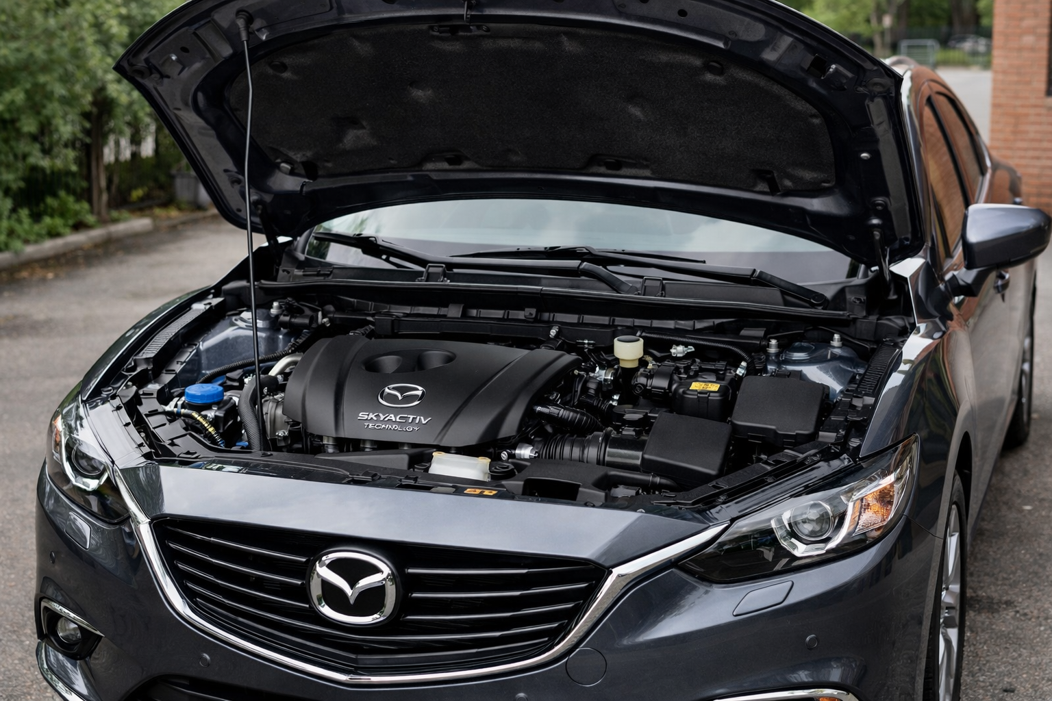 Сломалась АКПП Mazda — автомобиль на эвакуаторе
